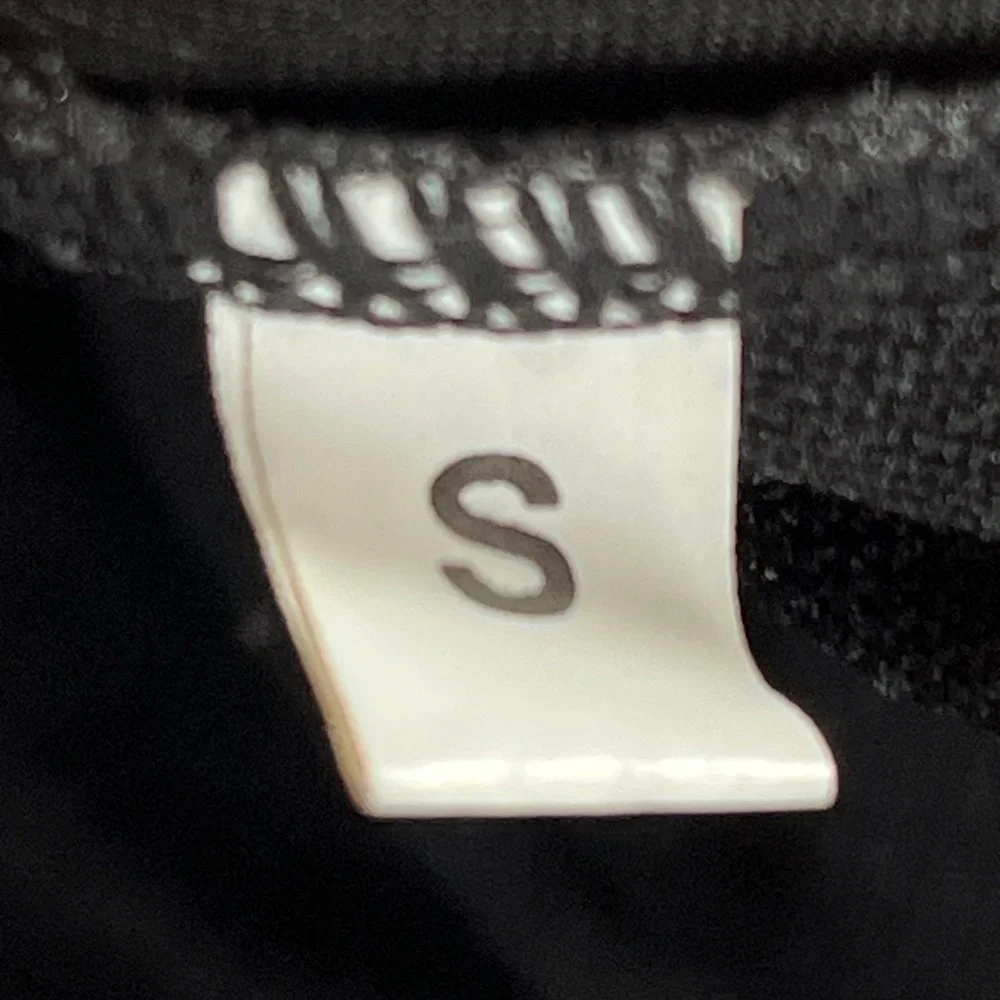 Black Off-Shoulder Ruffled Swimsuit - Picture 4 of 4